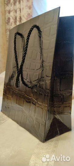 Подарочный пакет чёрный новый, кожаный, лаковый