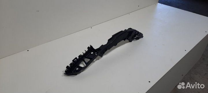 Крепление бампера(кронштейн) переднее правое