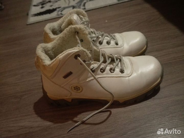 Ботинки женские зимние 38 размера бу