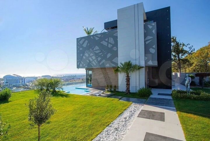 Дом 520 м² на участке 10 сот.