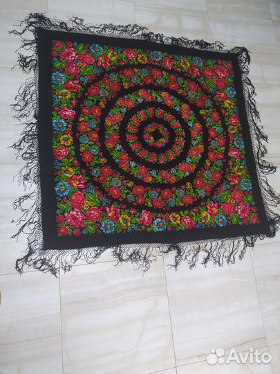 Павловопосадский шерстяной платок