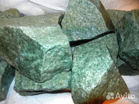 Зеленый сибирский жадеит для бани