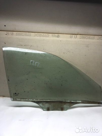 Стекло двери переднее правое Kia Spectra седан 1