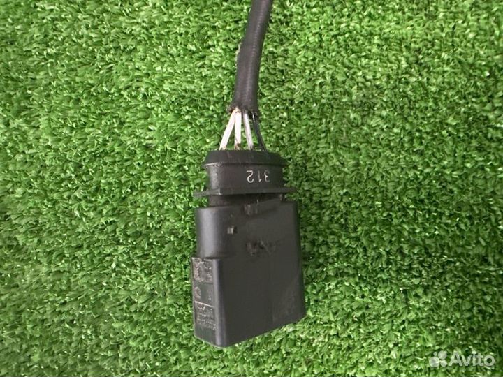 Датчик кислородный (лямбда-зонд) нижний Skoda