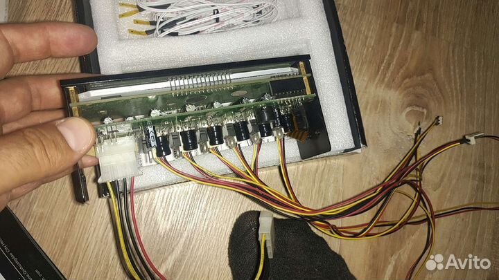 Lamptron Touch. контроллер вентиляторов