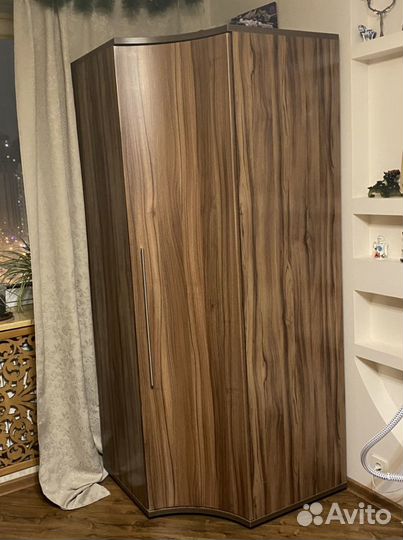 Шкаф угловой + туалетный столик