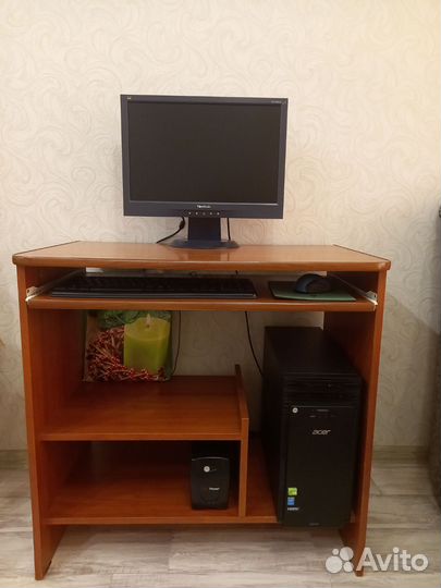 Компьютерный стол