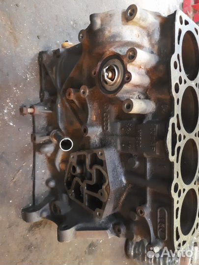Блок цилиндров Volkswagen Sharan 1.9TDI AUY