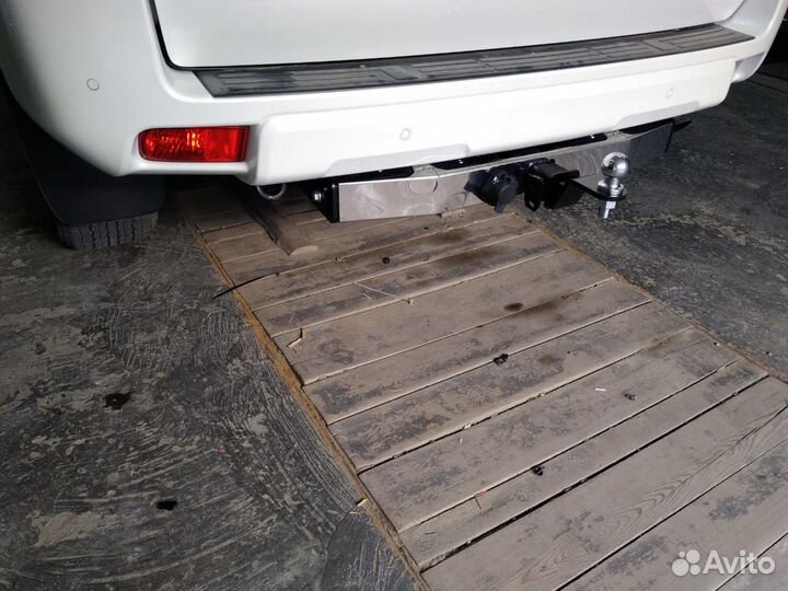 Фаркоп Тойота Ленд Крузер Прадо 150/120, квадрат