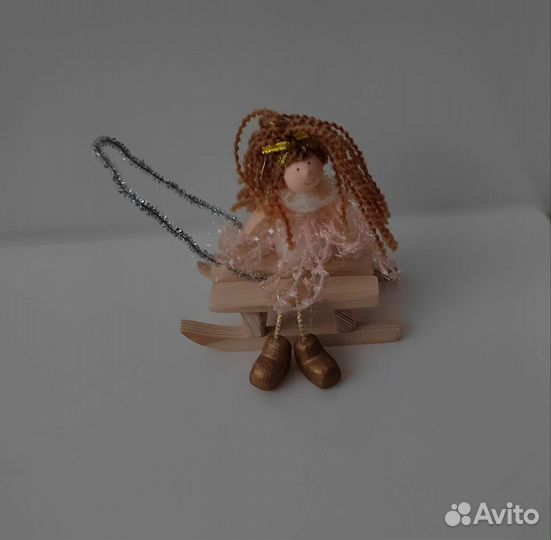 Девочка на санках,Сова фигурки