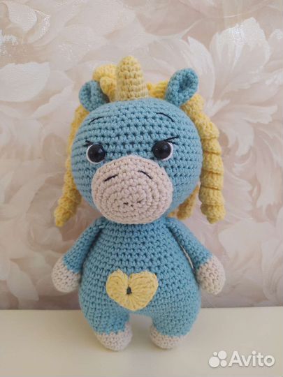 Вязаная игрушка Единорог
