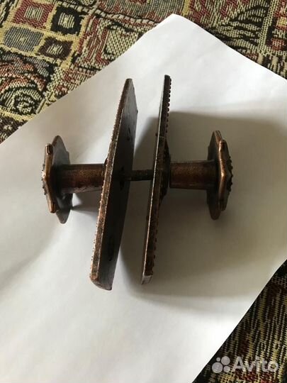 Продаются новые дверные ручки