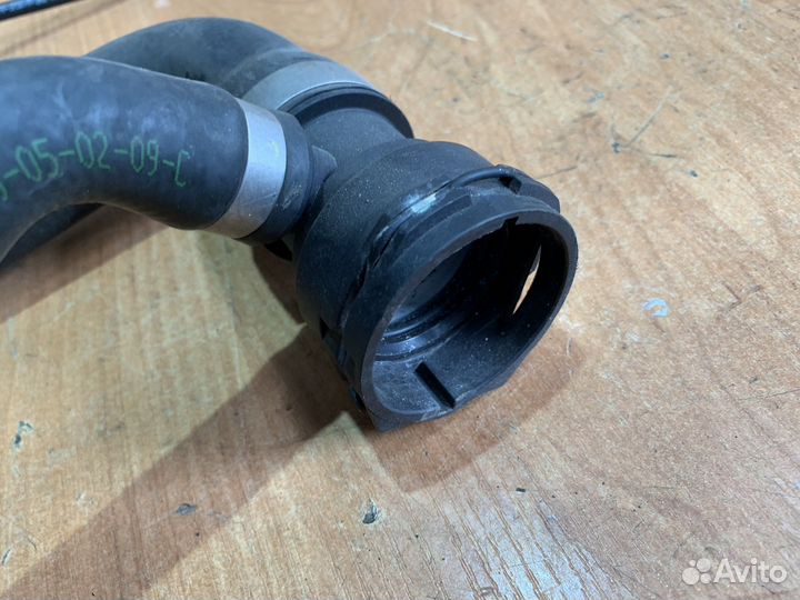 Верхний патрубок радиатора n46 Bmw e90