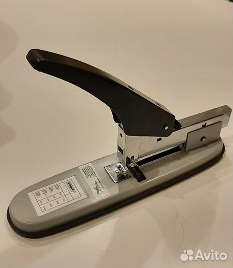 Степлер настольный большой