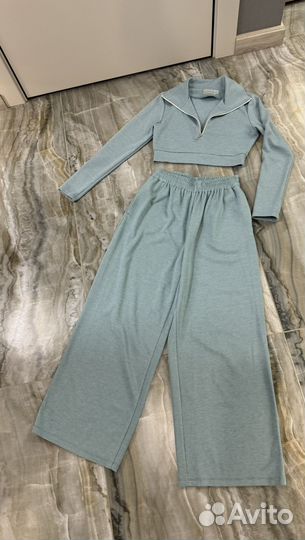 Костюм женский