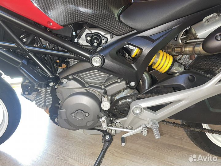 Ducati monster 696