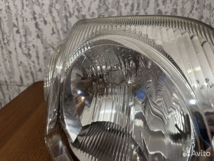 Фара Правая Toyota Corolla Fielder Allex Runx Е120