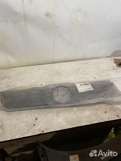 Решетка радиатора Volkswagen Passat B5