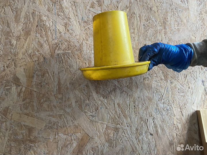 Поилки, кормушки для кур