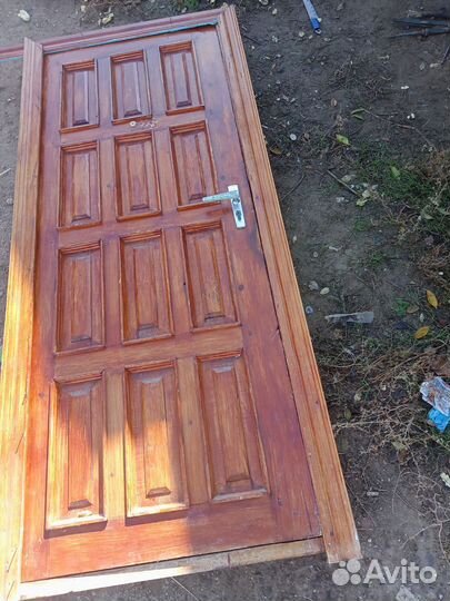 Продаю деревянную входную дверь 0,86-2,06