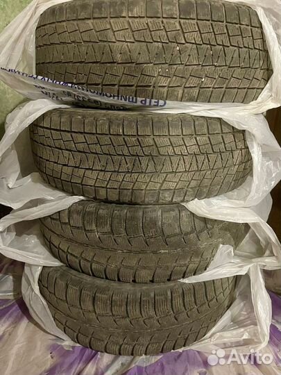 Bridgestone Blizzak DM-V1 215/65 R16 98R