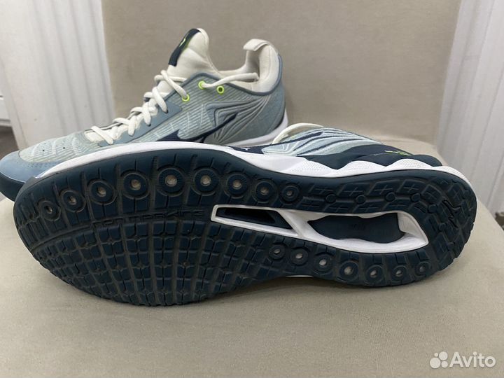 Кроссовки волейбольные Mizuno wave luminous 2