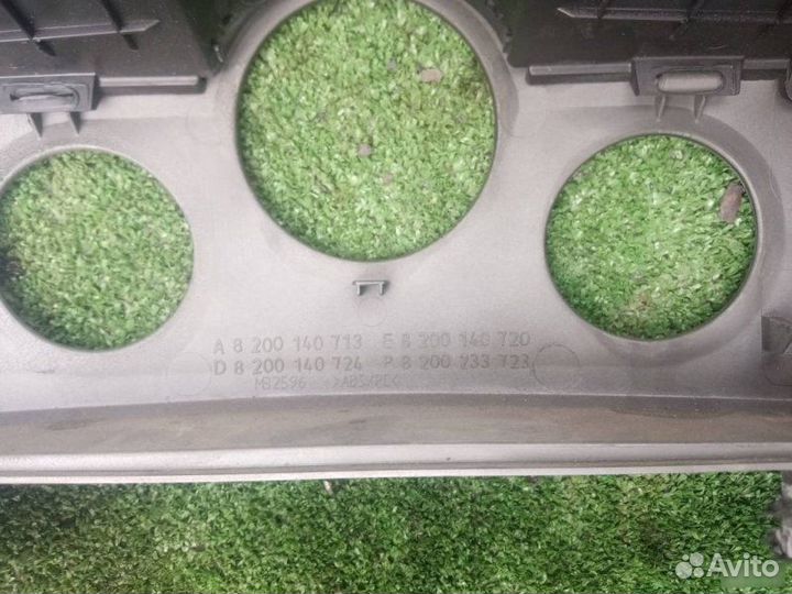 Накладка в торпедо Renault Scenic 2