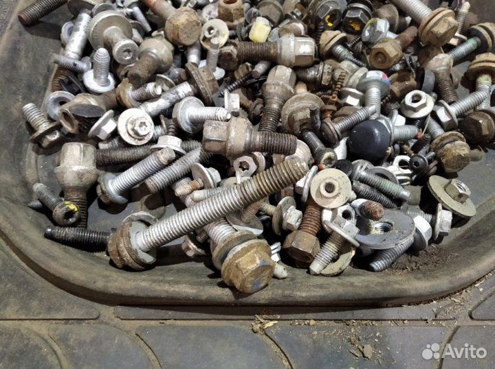 Крепеж Renault Sandero хэтчбэк K7JA710 2012