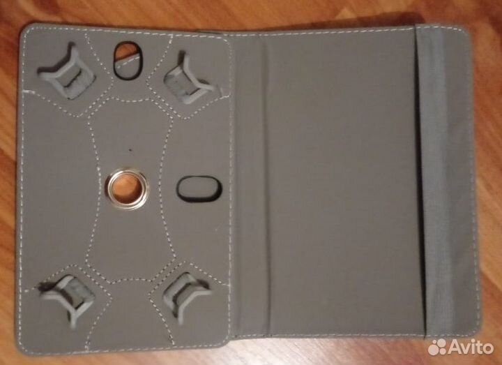 Универсальный чехол для планшета 7