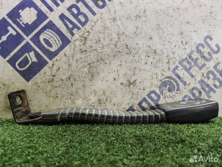 Ответная часть ремня безопасности передняя левая