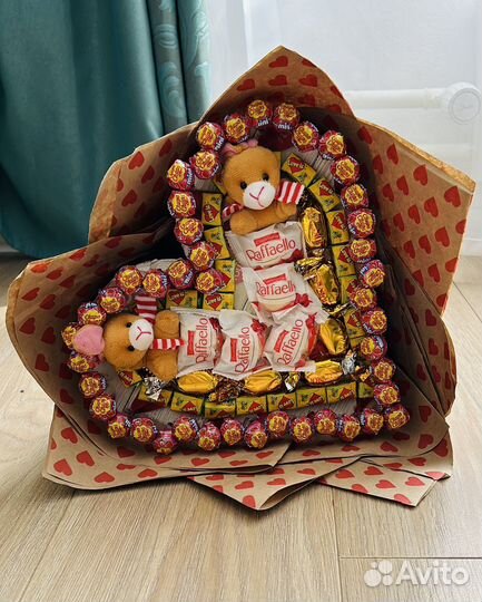 Букет из жвачек love is