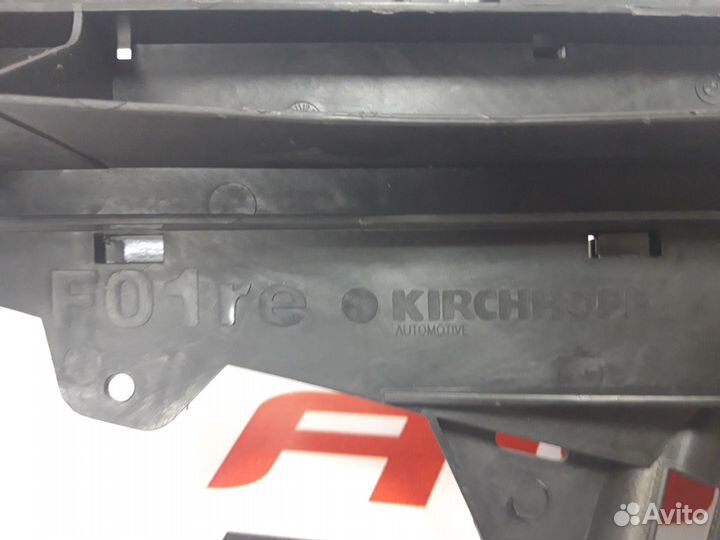 Левый кронштейн крепления фары на BMW F01