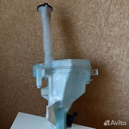 Бачок стеклоомывателя Toyota