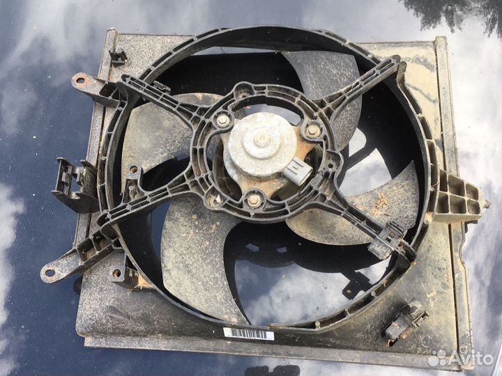 Вентилятор с диффузором для Мицубиси Спейс Стар