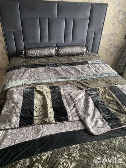 Покрывало, две подукши, 2 наволочки