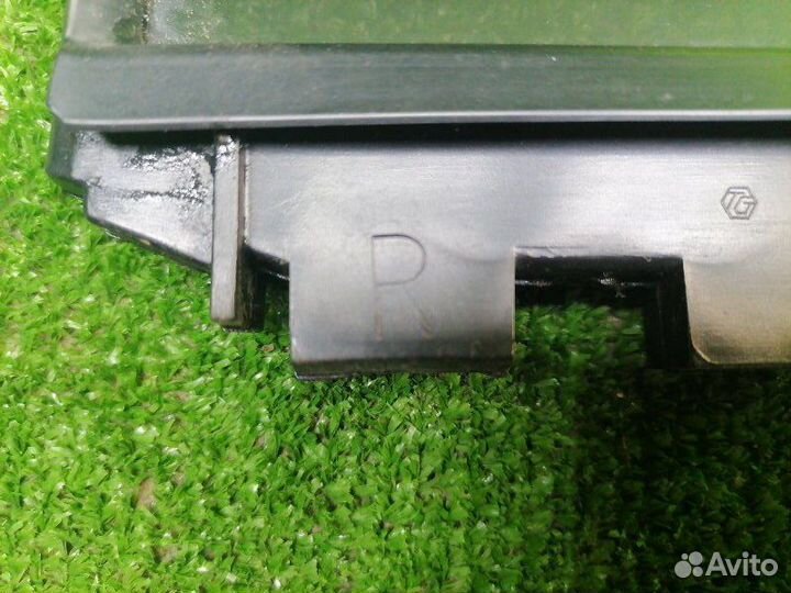 Стекло двери (форточка) заднее правое Toyota