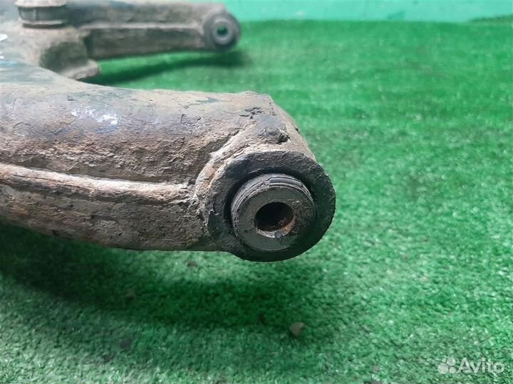 Рычаг задний поперечный левый Mitsubishi Grandis