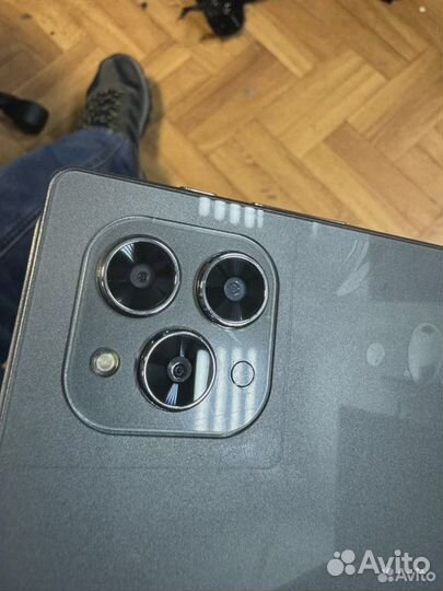 Крутой планшет с клавиатурой новый