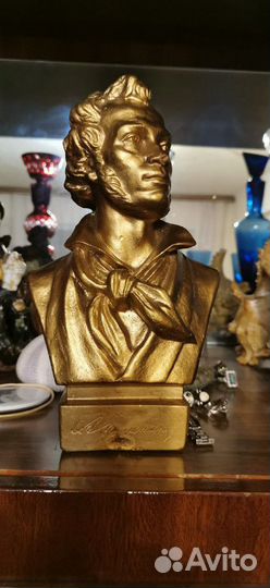 Номерной бюст А. С. Пушкин