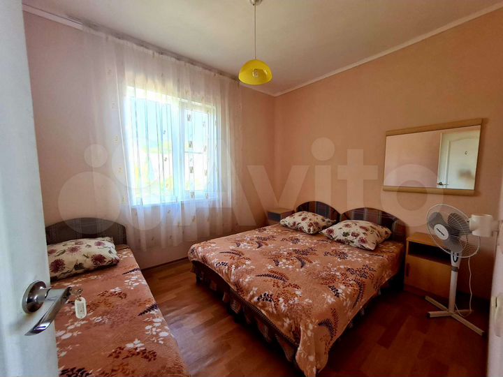 Комната 15 м² в 5-к., 2/2 эт.