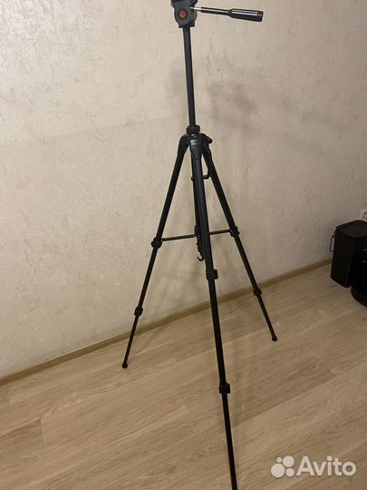 Штатив для фотоаппарата