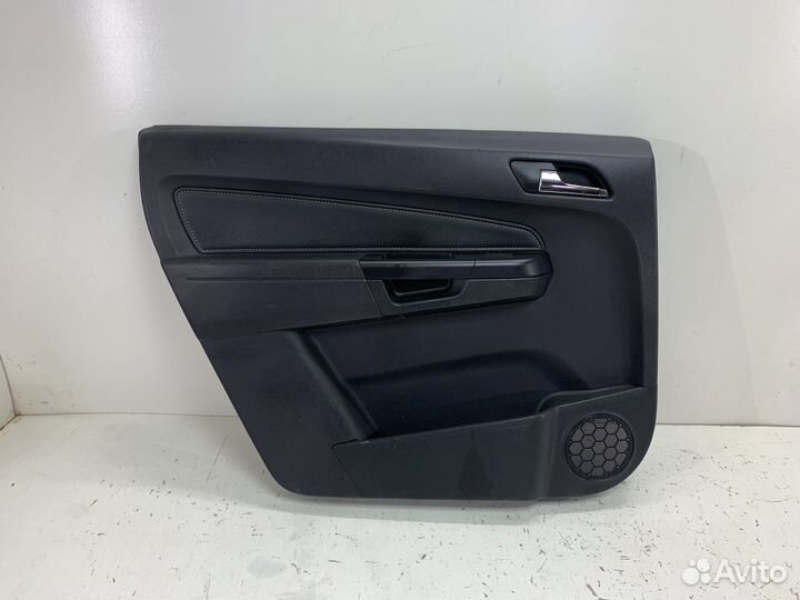 Обшивка двери задняя LH opel zafira B
