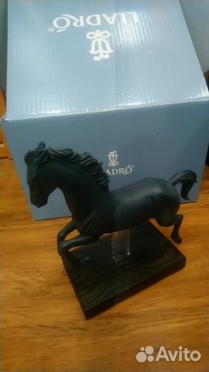 Статуэтка gallop III, Lladro