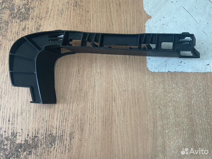 Кронштейн пер.бампера лев.BMW X5 E70