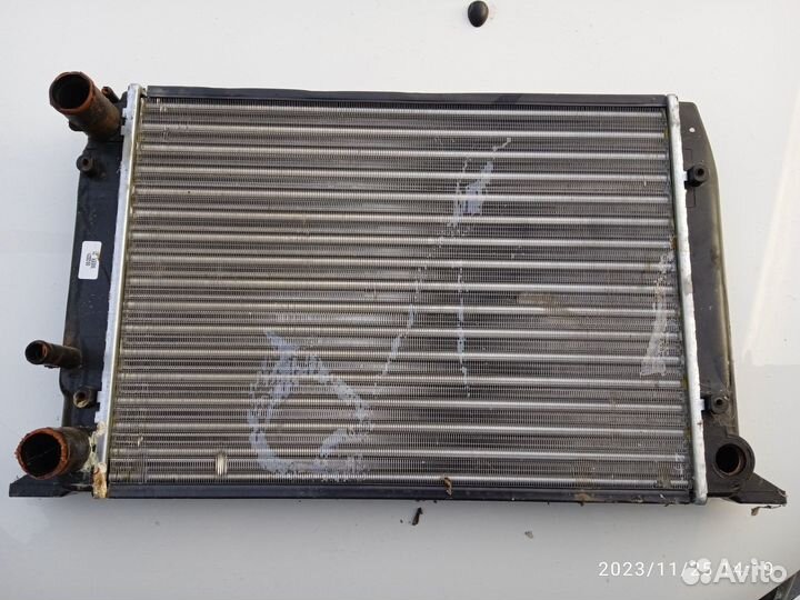 Продам радиатор Ауди80 б3 1991, 1,8л, 90 л.с