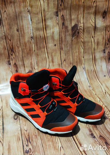 Оригинальные кроссовки Adidas Terrex 38 р