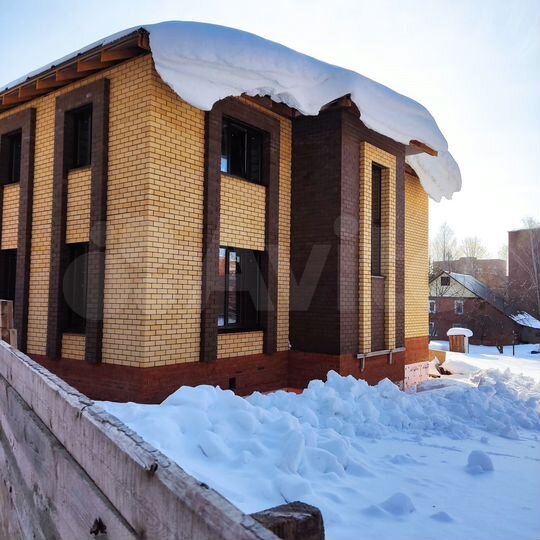 Дом 200 м² на участке 12 сот.