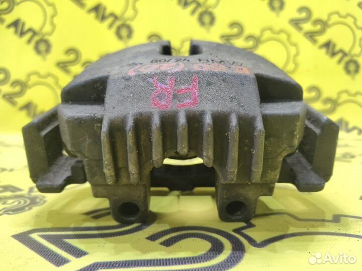 Суппорт передний правый Bmw 525I E60 M54 06.2004