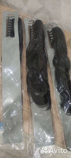 Волосы на заколках черные, канекалон. Шиньон