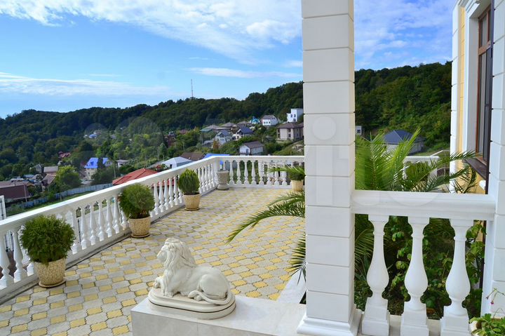 Дом 215 м² на участке 24,4 сот.